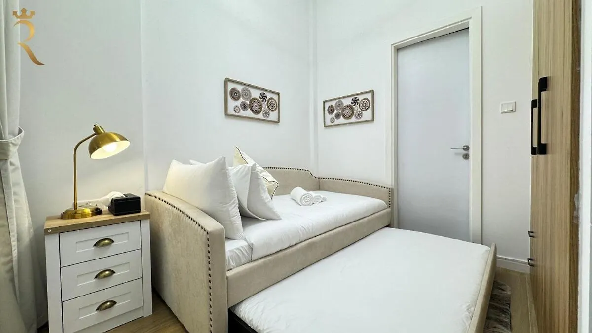 아파트 Masdar City 2Br Cozy Family Escape Pool Access 아부다비